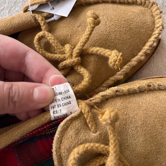 NWT Genuine Suede Moccasin Slippers 7 - Picture 11 of 14